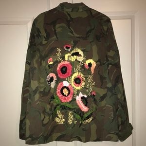 FLORAL-EMBROIDERED CAMO MILITARY-JACKET